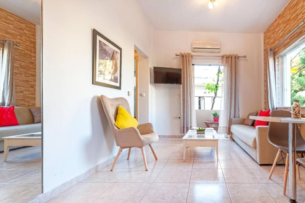 Apartamento Jenny'S Flat Near The Sea Galatás Exterior foto